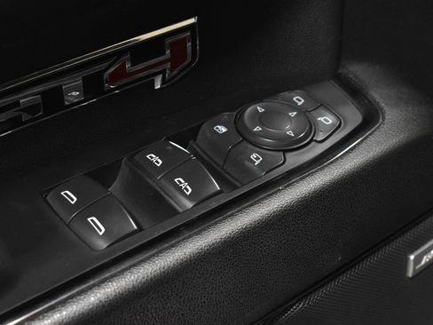 Used 2023 GMC Sierra 1500 AT4 w/ AT4 Premium Package AWD/4WD image 11