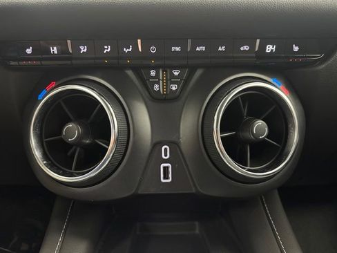 Used 2024 Chevrolet Blazer LT w/ Convenience Package FWD image 17