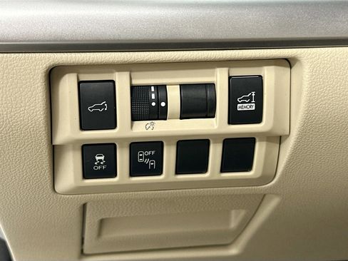 Used 2018 Subaru Outback 2.5i Limited w/ Popular Package #2 image 10