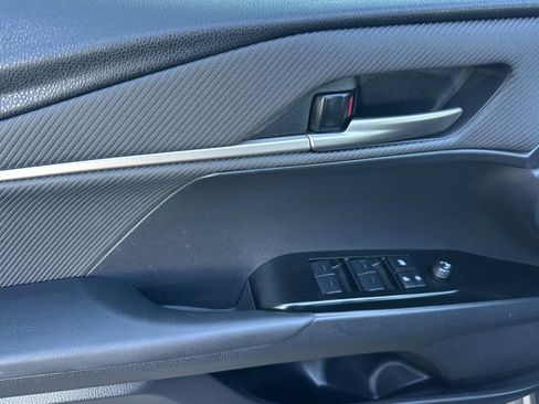 Certified 2025 Toyota Camry SE w/ Convenience Package image 12