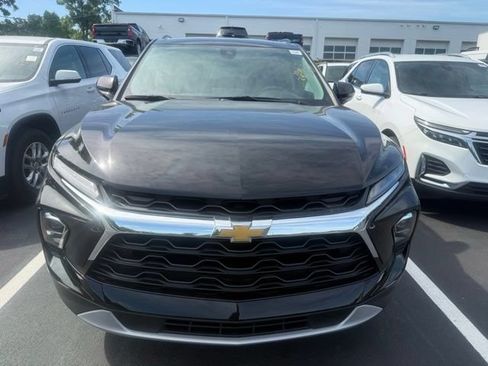 Used 2024 Chevrolet Blazer LT w/ Convenience Package FWD image 2