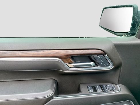 Used 2025 GMC Sierra 1500 SLT image 9