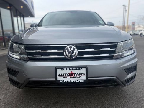 Used 2021 Volkswagen Tiguan SE w/ Panoramic Sunroof Package AWD/4WD image 3
