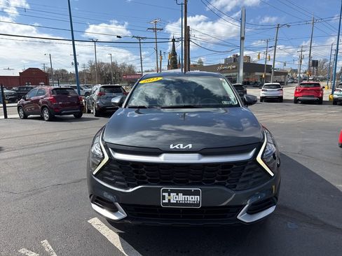 Used 2023 Kia Sportage LX image 2