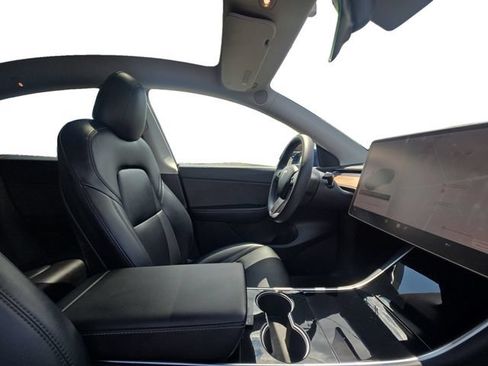 Used 2021 Tesla Model Y Long Range AWD/4WD image 16