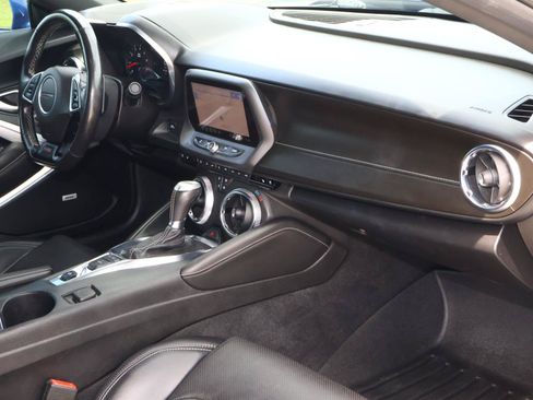 Used 2021 Chevrolet Camaro SS RWD image 19