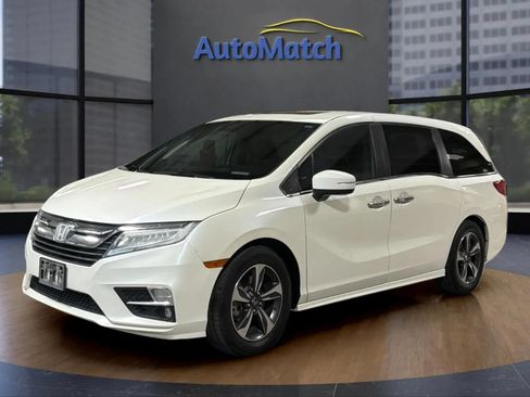 Used 2018 Honda Odyssey Touring image 3