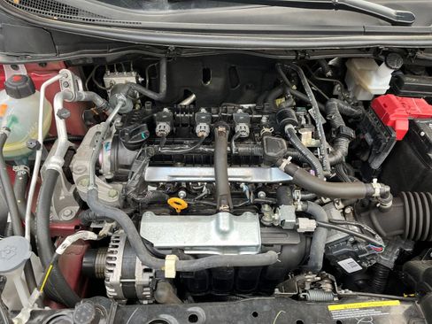 Used 2025 Nissan Versa SV image 29