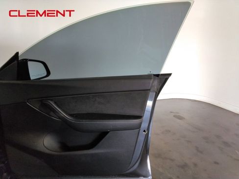 Used 2021 Tesla Model Y Long Range image 37