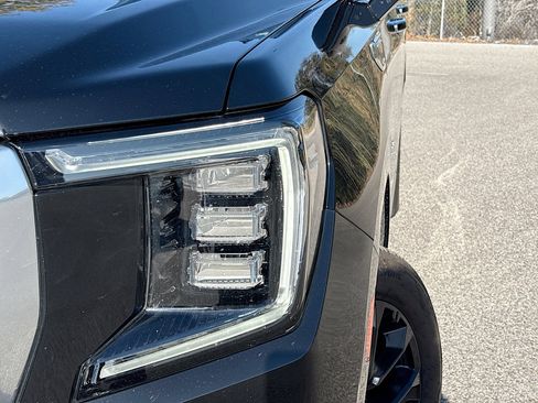 Used 2022 GMC Yukon Denali image 9