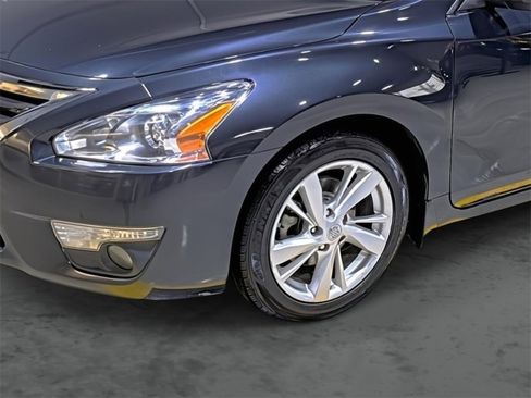 Used 2015 Nissan Altima 2.5 SV w/ Convenience Package image 7