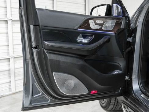 Used 2020 Mercedes-Benz GLS 580 4MATIC image 46