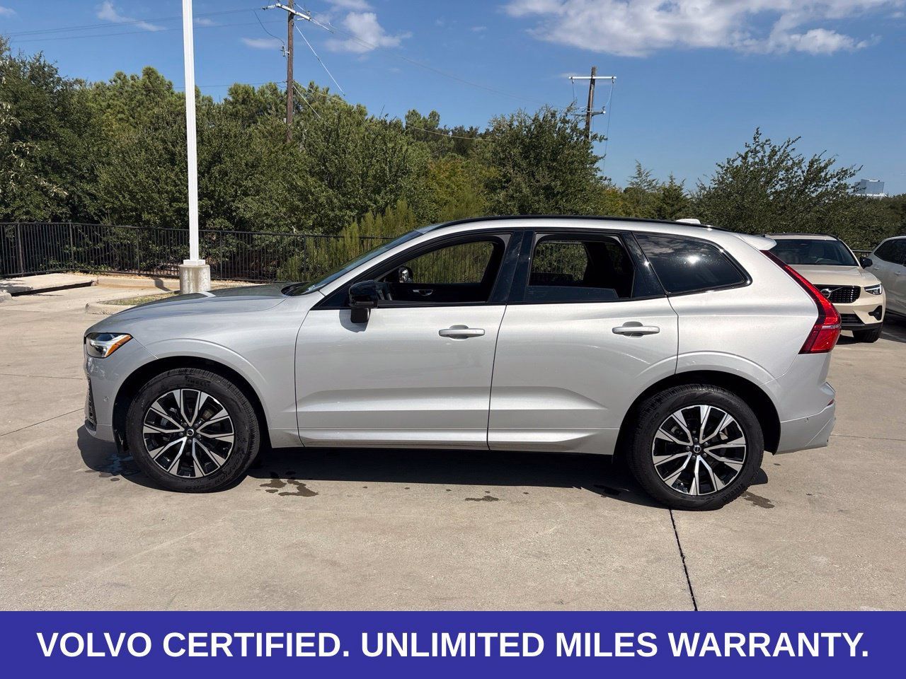 Used 2025 Volvo XC60 B5 Plus AWD/4WD image 10