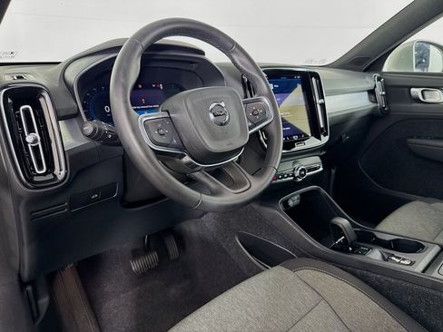 Used 2025 Volvo XC40 B5 Core image 22