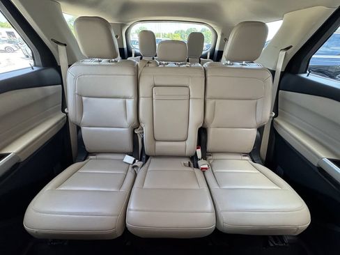 Used 2022 Ford Explorer XLT w/ Equipment Group 202A AWD/4WD image 30