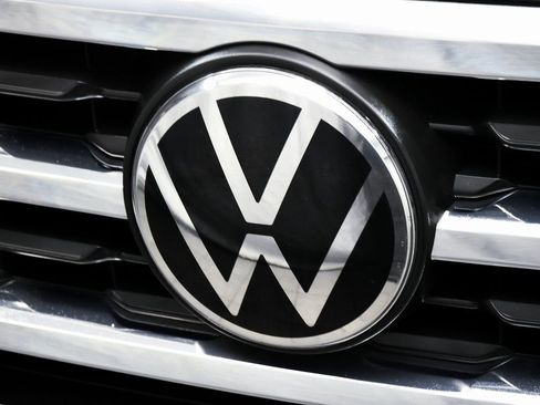 Used 2021 Volkswagen Atlas Cross Sport SEL R-Line image 86