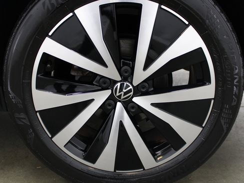 Used 2022 Volkswagen Taos SE image 8