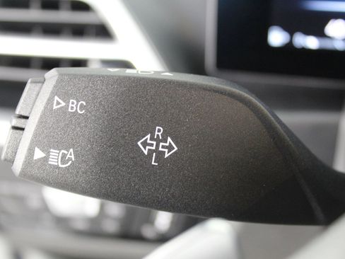 Used 2025 BMW 330i xDrive Sedan w/ Convenience Package image 36