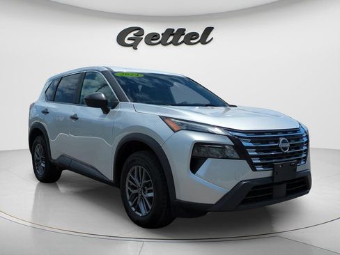 Used 2024 Nissan Rogue S AWD/4WD image 4