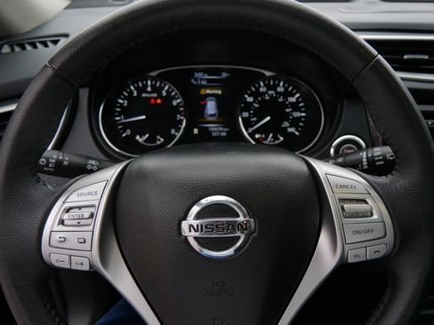 Used 2015 Nissan Rogue SL w/ SL Premium Package image 25