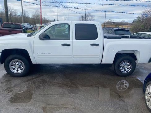 Used 2010 Chevrolet Silverado 1500 LS image 2