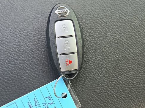 Used 2021 Nissan Titan SV w/ Accessory Utility Package image 31