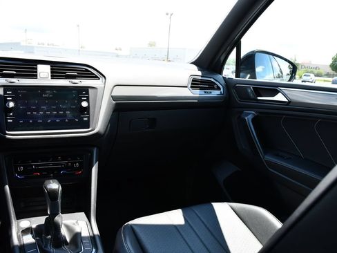 Used 2022 Volkswagen Tiguan SE R-Line AWD/4WD image 24