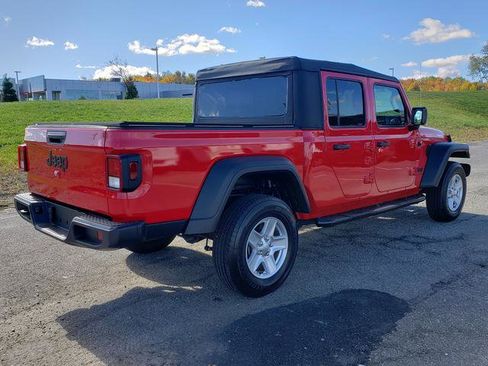 Used 2023 Jeep Gladiator Sport image 7