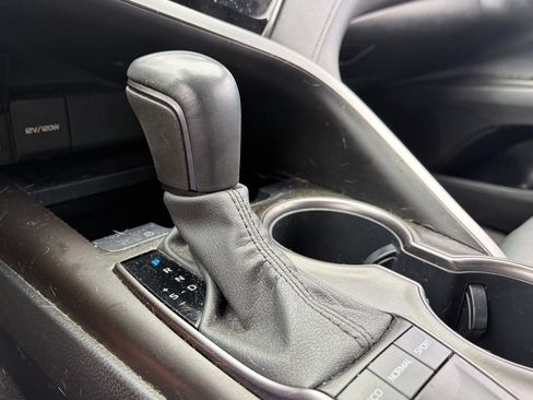 Used 2023 Toyota Camry SE FWD image 8