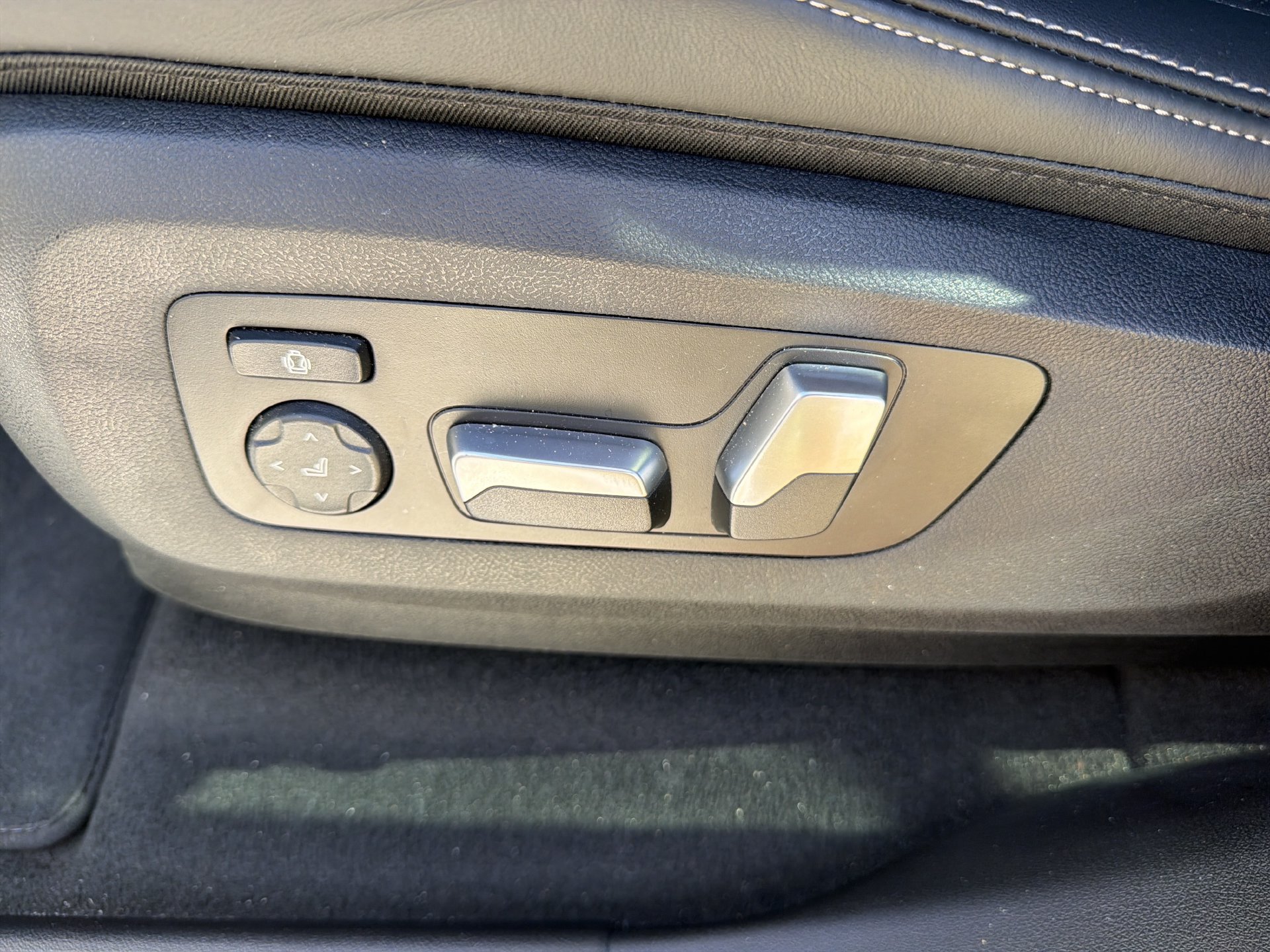 Used 2025 BMW X5 xDrive40i AWD/4WD image 26