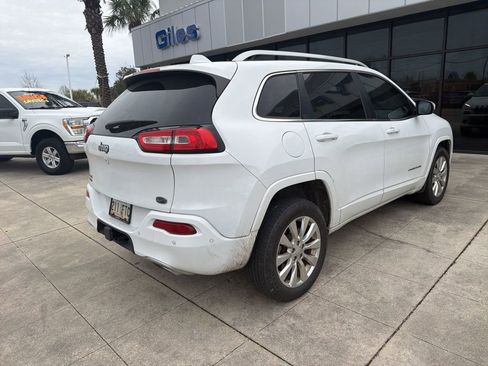 Used 2017 Jeep Cherokee Overland w/ Technology Group image 8