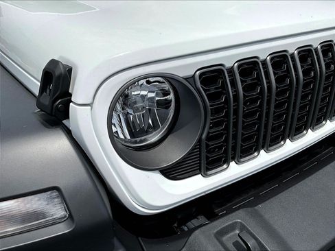 Used 2026 Jeep Wrangler Sport AWD/4WD image 29