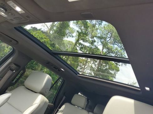 Certified 2021 Chevrolet Tahoe Z71 w/ Z71 Signature Package AWD/4WD image 25