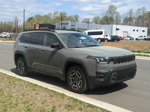 New 2026 Jeep Cherokee Laredo AWD/4WD image 15