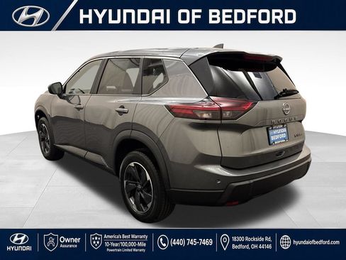 Used 2024 Nissan Rogue SV AWD/4WD image 9