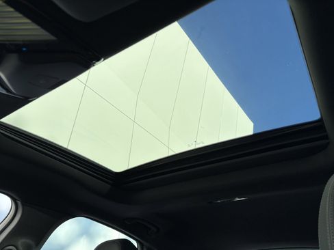 Used 2023 BMW i4 eDrive35 image 11