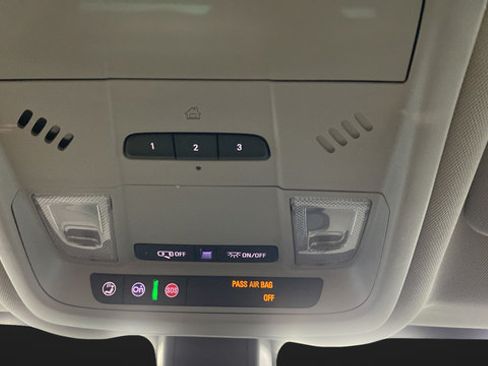Used 2019 Chevrolet Equinox LT FWD image 32