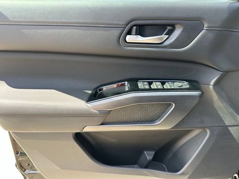 New 2026 Nissan Pathfinder SL AWD/4WD image 12