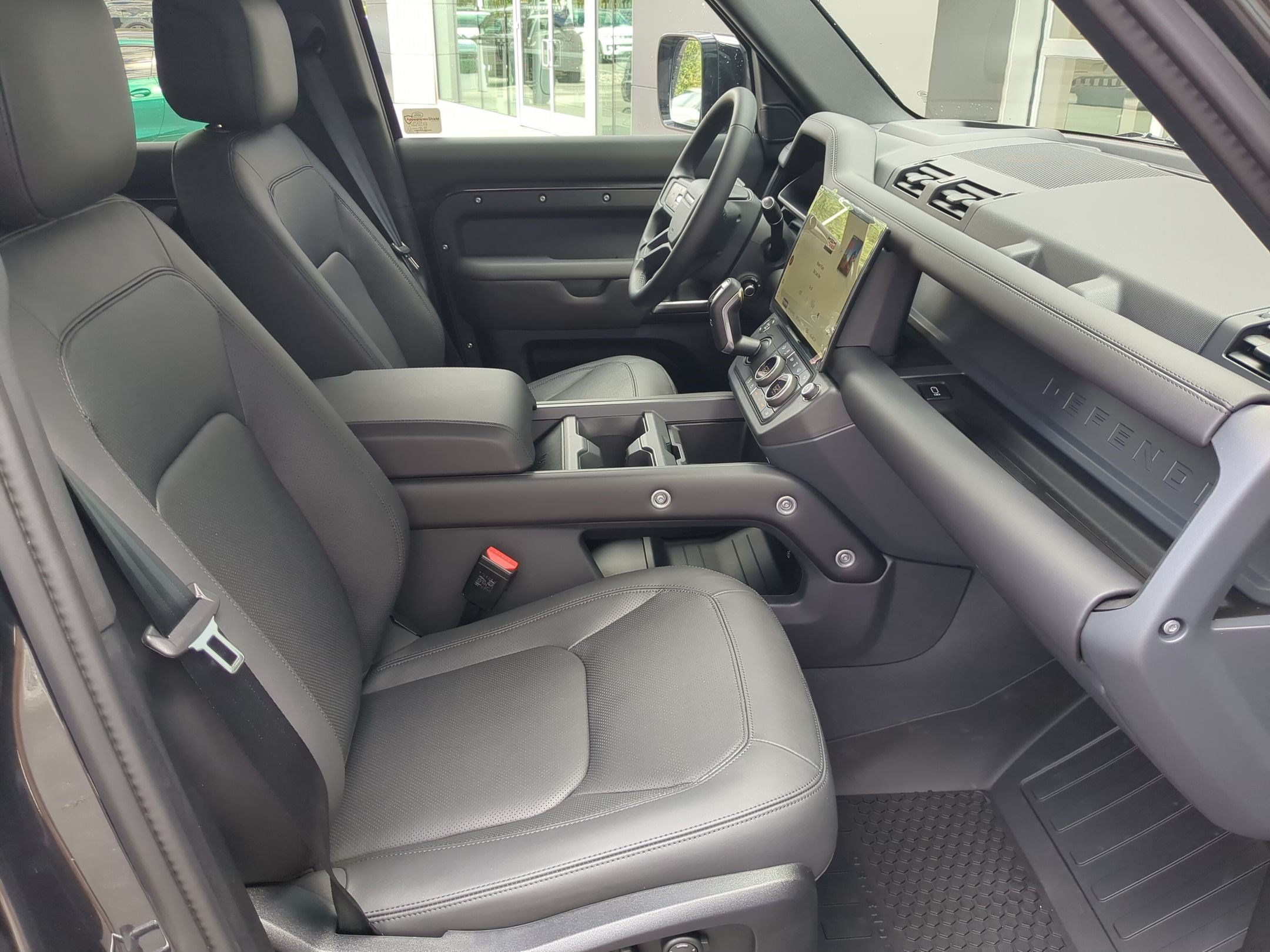 New 2026 Land Rover Defender 110 X-Dynamic SE AWD/4WD image 32