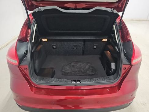 Used 2017 Ford Focus SEL FWD image 4