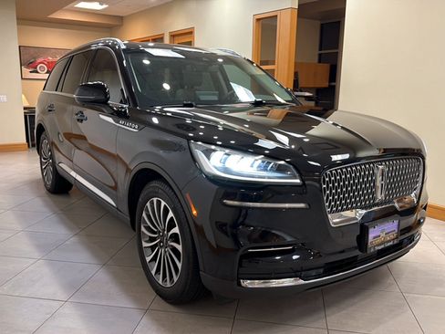 Used 2023 Lincoln Aviator Reserve w/ Elements Package Plus RWD image 2