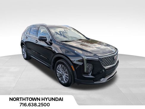Used 2025 Cadillac XT4 Premium Luxury image 1