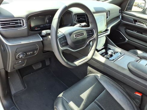 Used 2024 Jeep Wagoneer Series II AWD/4WD image 12