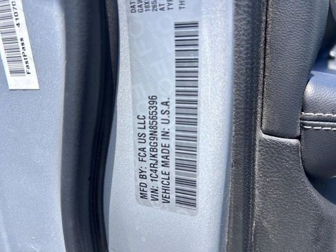 Used 2022 Jeep Grand Cherokee L Limited image 26