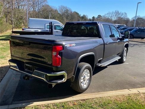 Used 2024 Chevrolet Silverado 2500 LTZ image 32