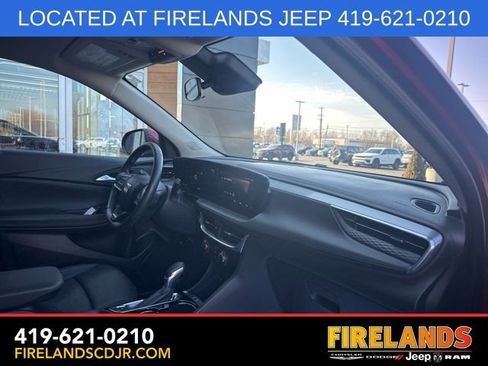 Used 2025 Buick Encore GX Sport Touring image 13