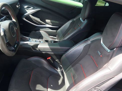 Used 2018 Chevrolet Camaro ZL1 image 17