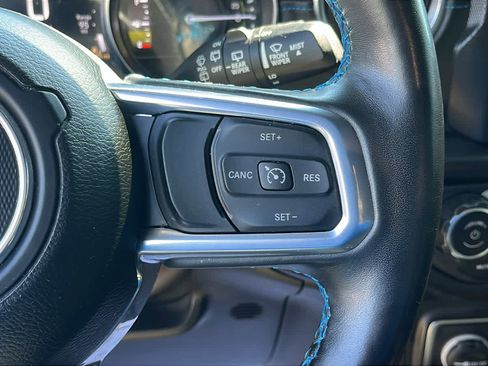 Used 2022 Jeep Wrangler Unlimited Rubicon 4xe w/ Cold Weather Group AWD/4WD image 14