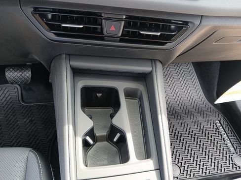 New 2026 Volkswagen Tiguan SE FWD image 16