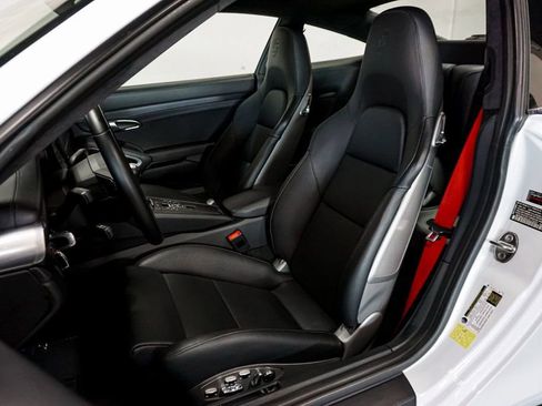 Used 2018 Porsche 911 GT3 RS image 8